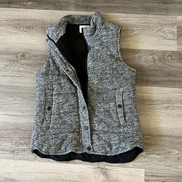 Skies Are Blue Jackets & Blazers - Skies are Blue Stitch Fix quilted puffer vest medium
